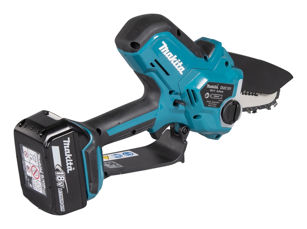 Makita DUC101RF01 Akku-Astsäge 18V / 3,0 Ah, 1 Akku + Ladegerät Li-Ion 18V
18V  10 cm  8 m/s
Leichte und kompakte Astsäge zum Ausasten und für Korrekturschnitte
Neue werkzeuglose Kettenspannung: Die Kettenspannung ist durch einfaches Lösen und Schließen